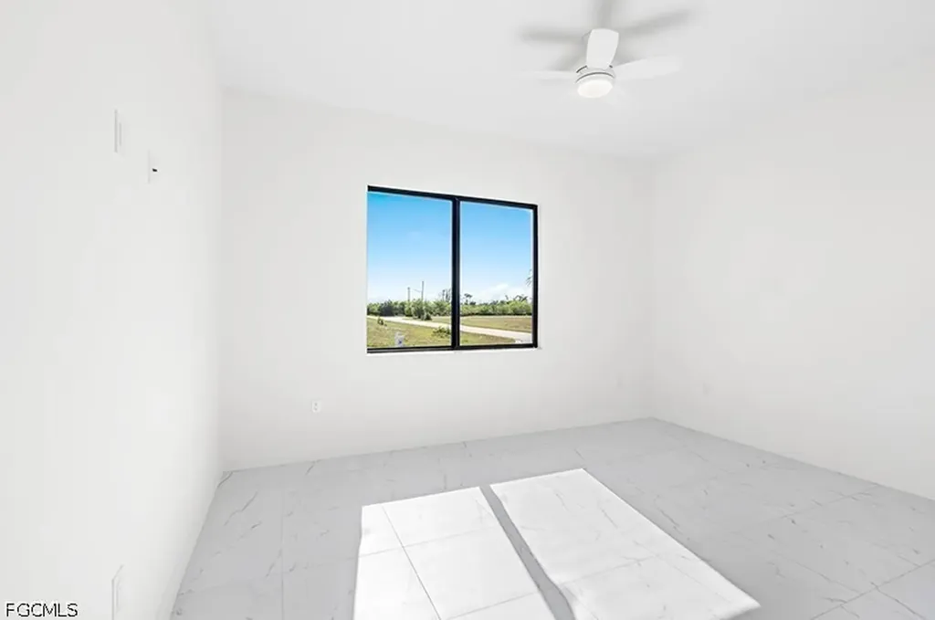 3927 NW 38th Street Cape Coral FL 33993
