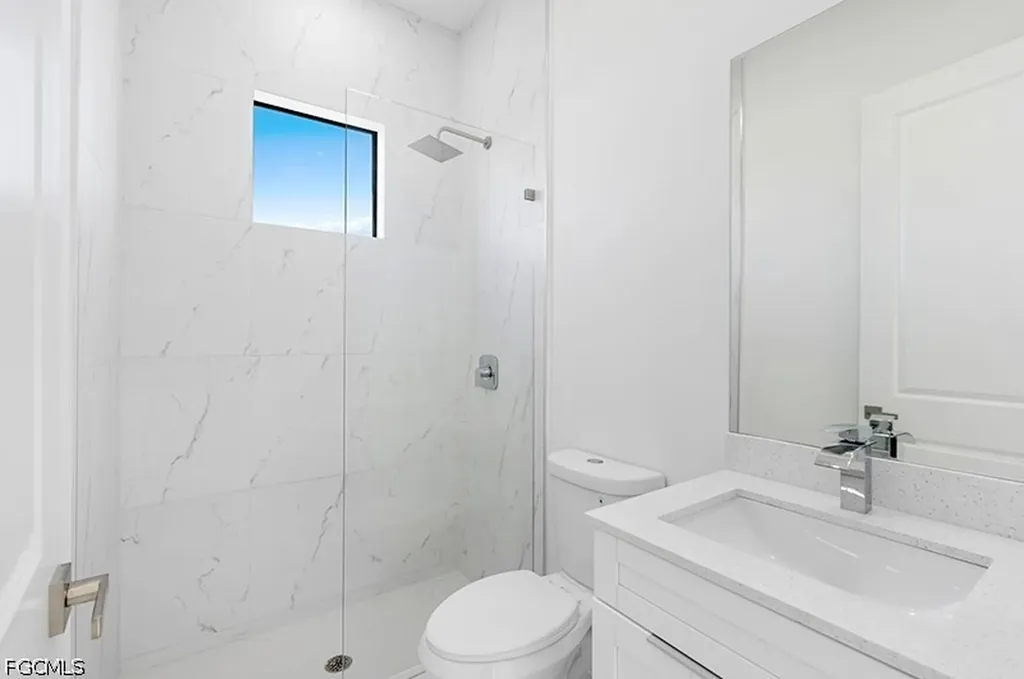 3927 NW 38th Street Cape Coral FL 33993