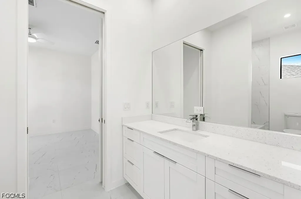3927 NW 38th Street Cape Coral FL 33993