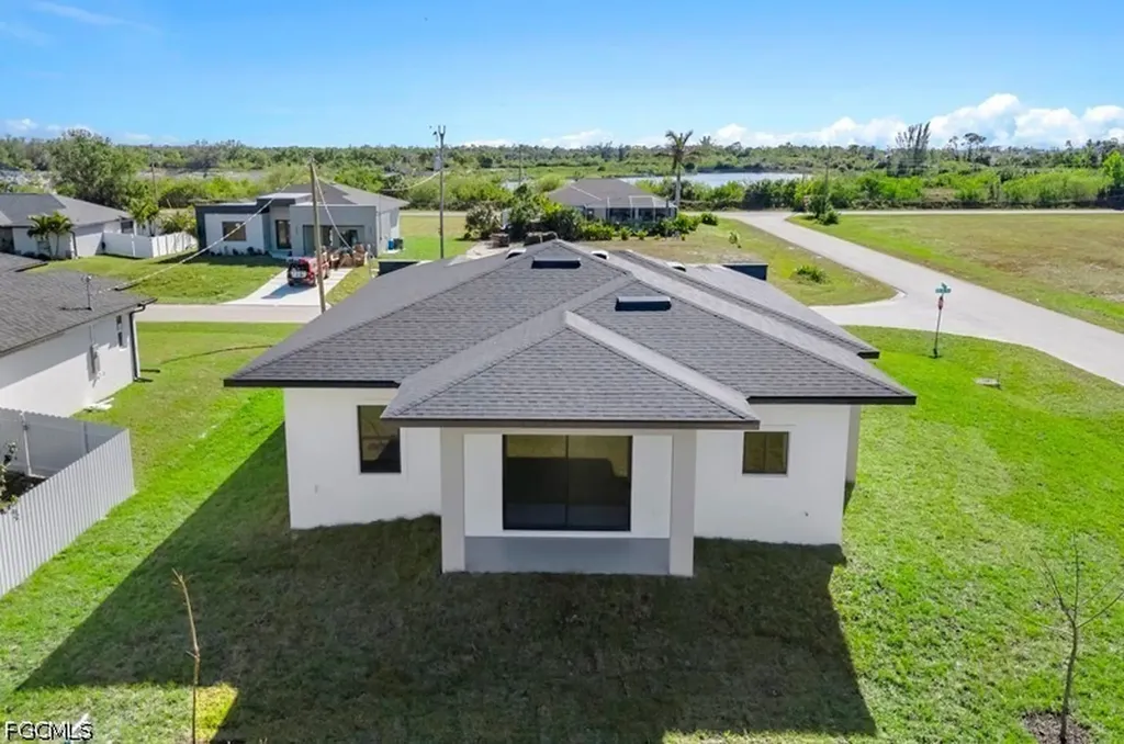 3927 NW 38th Street Cape Coral FL 33993