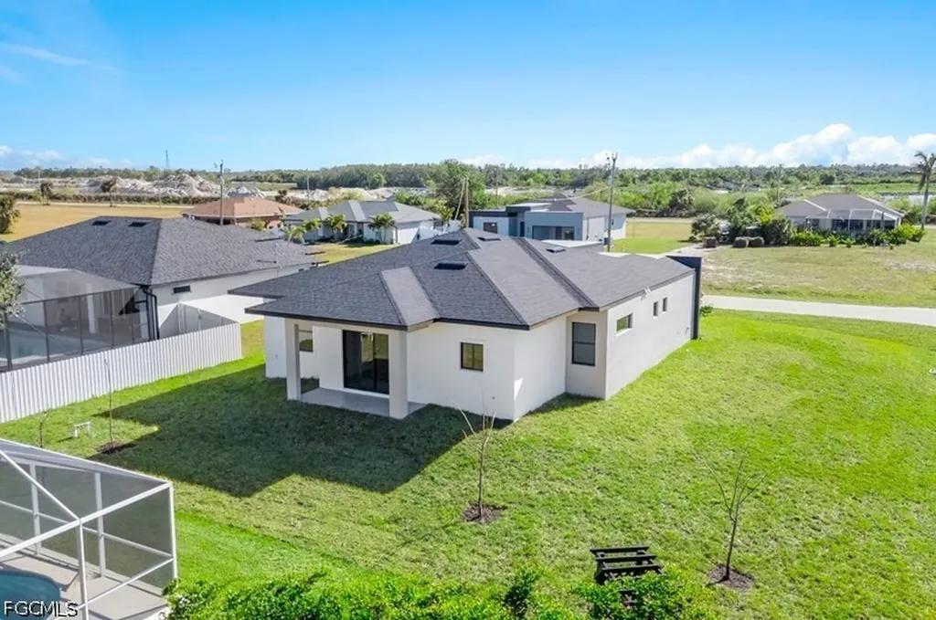 3927 NW 38th Street Cape Coral FL 33993