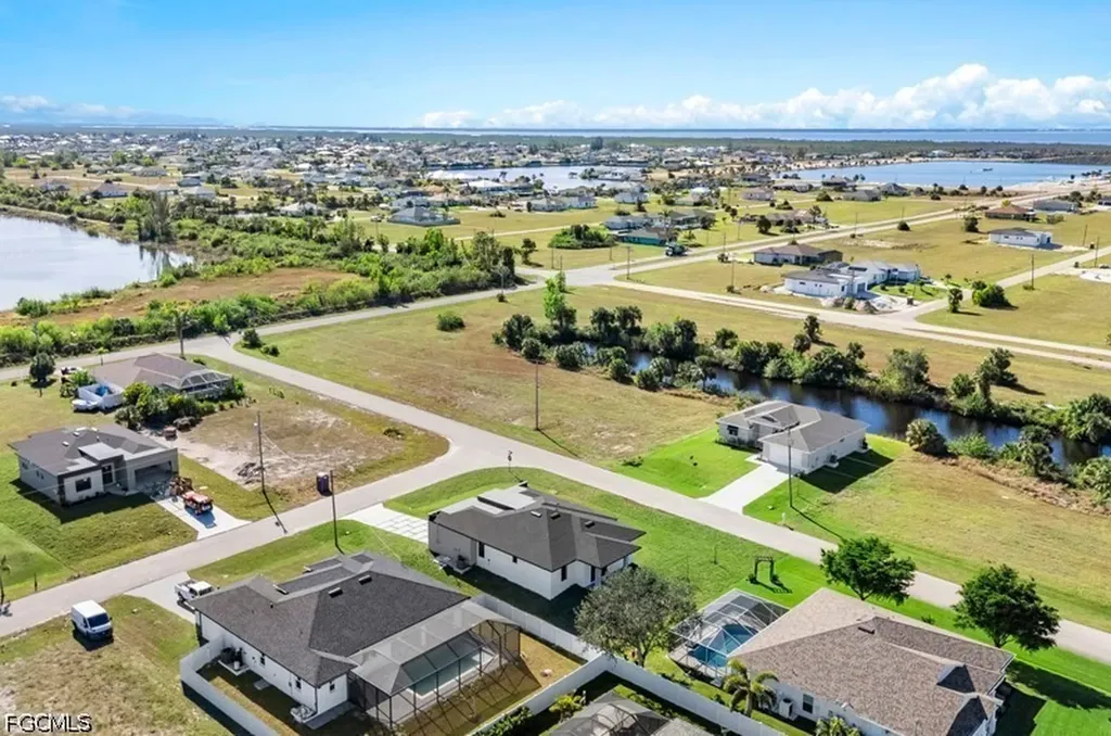 3927 NW 38th Street Cape Coral FL 33993