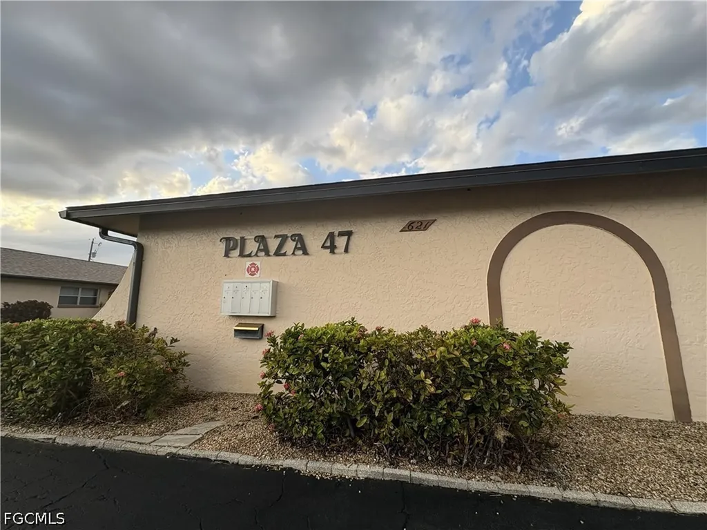 619 SE 47th Street Cape Coral FL 33904