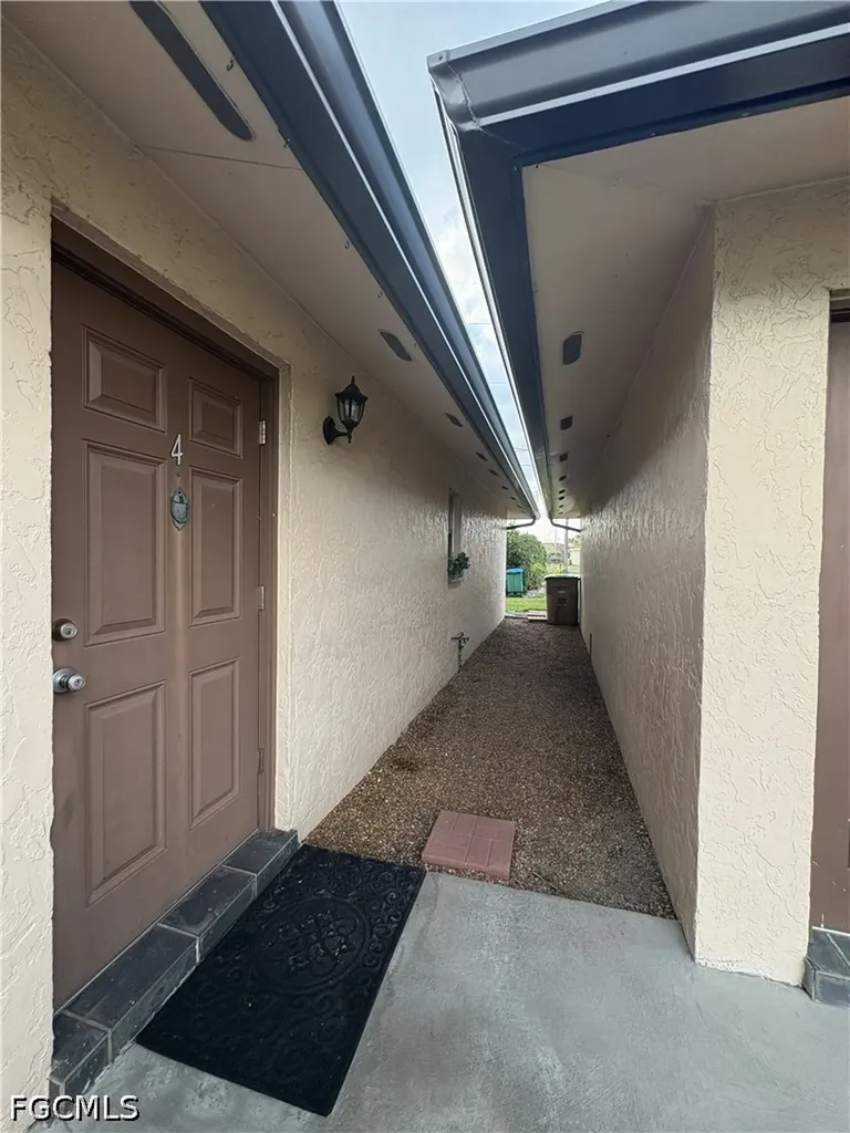 619 SE 47th Street Cape Coral FL 33904