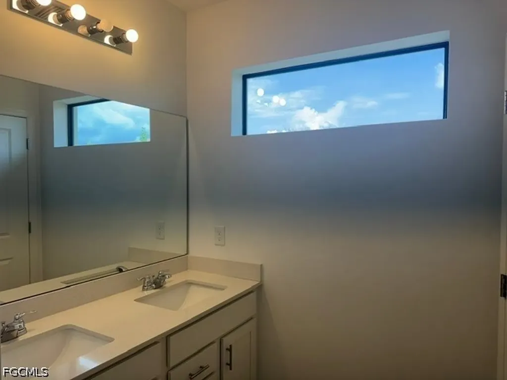 1519 Lake Jessup Circle Cape Coral FL 33909