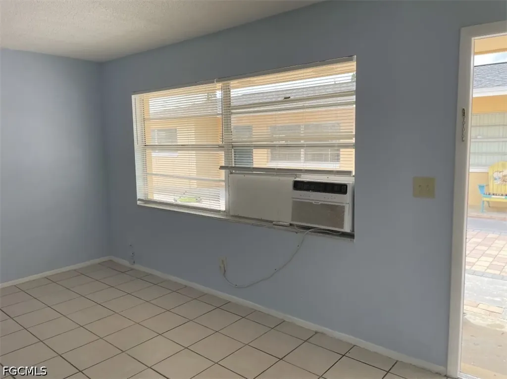 5621/5623 Fourth Avenue Fort Myers FL 33907