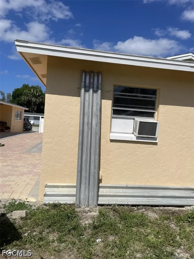 5621/5623 Fourth Avenue Fort Myers FL 33907