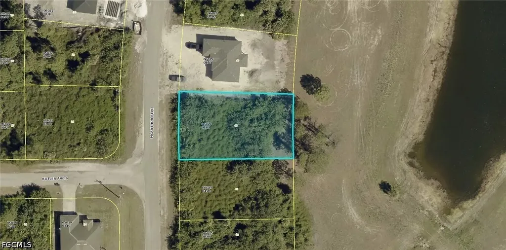 385 Mcarthur Boulevard Lehigh Acres FL 33974