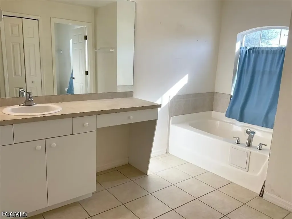 2323 NE 26th Street Cape Coral FL 33909