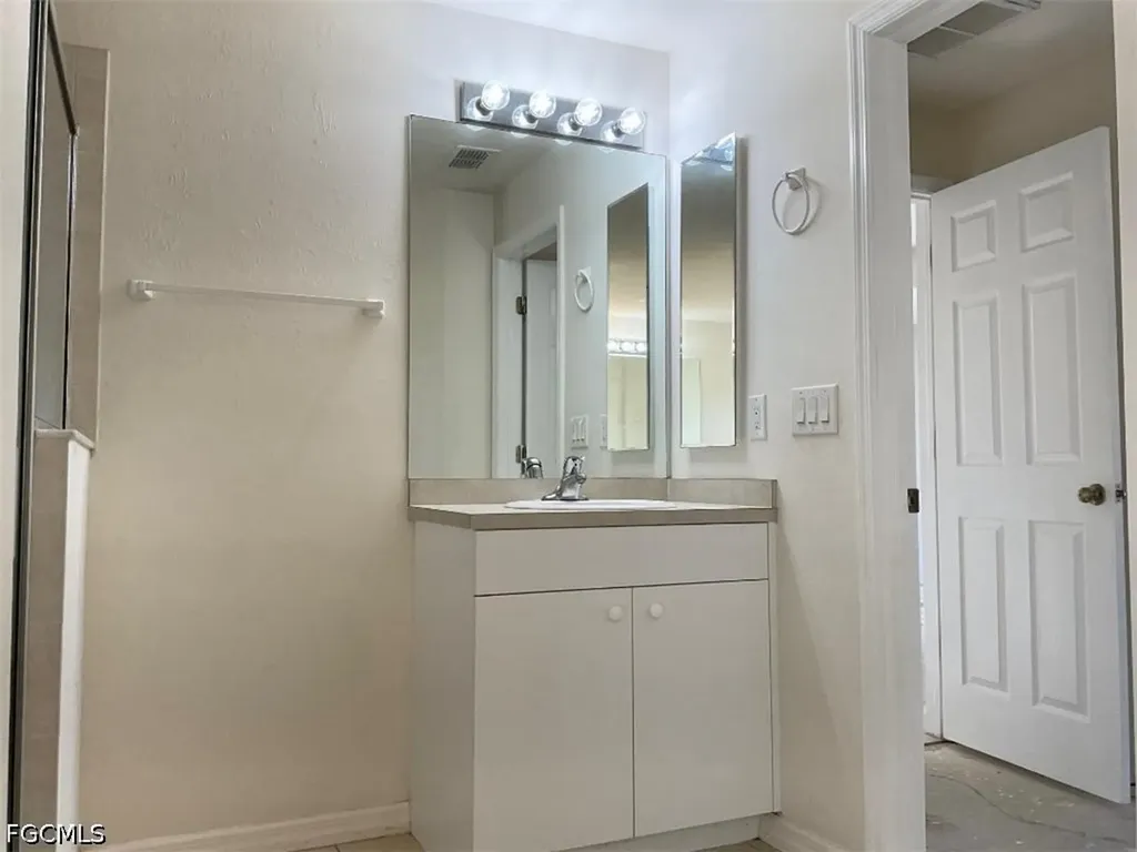 2323 NE 26th Street Cape Coral FL 33909