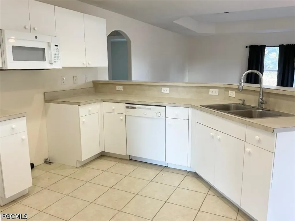 2323 NE 26th Street Cape Coral FL 33909