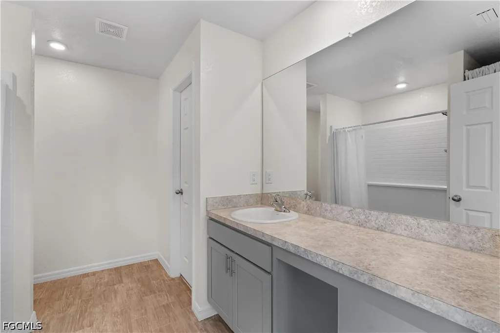 2706 9th Street SW Lehigh Acres FL 33976