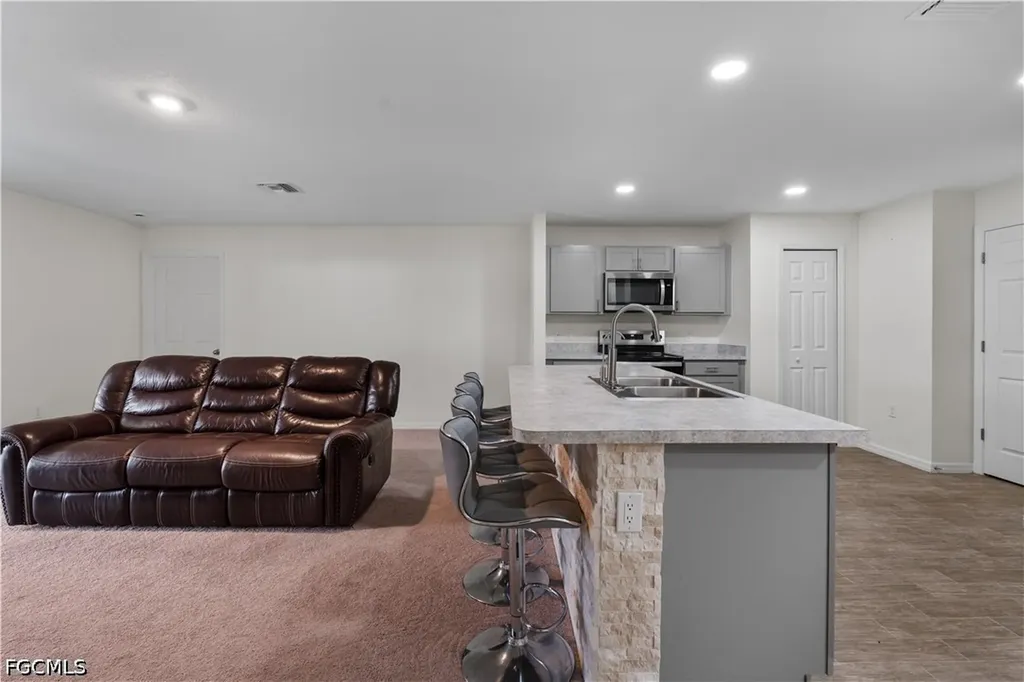 2706 9th Street SW Lehigh Acres FL 33976