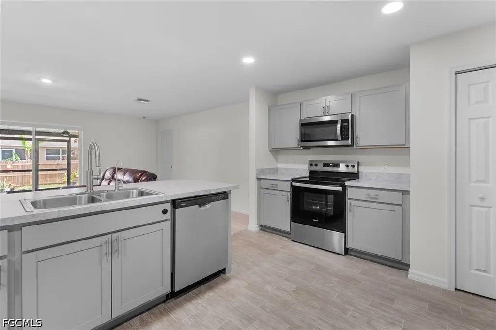 2706 9th Street SW Lehigh Acres FL 33976
