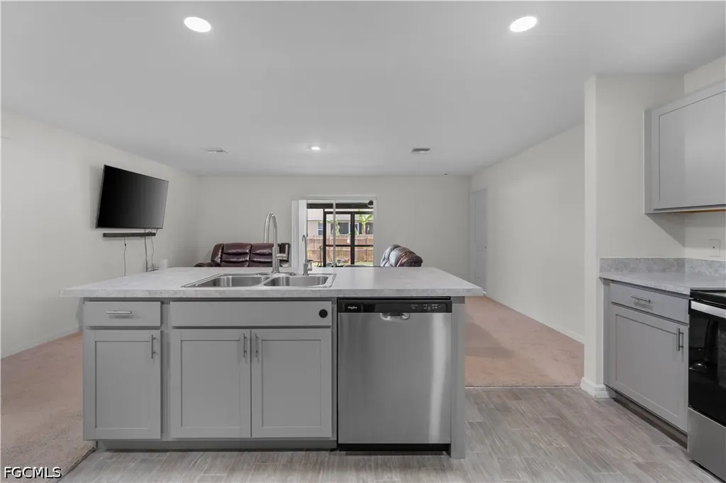 2706 9th Street SW Lehigh Acres FL 33976
