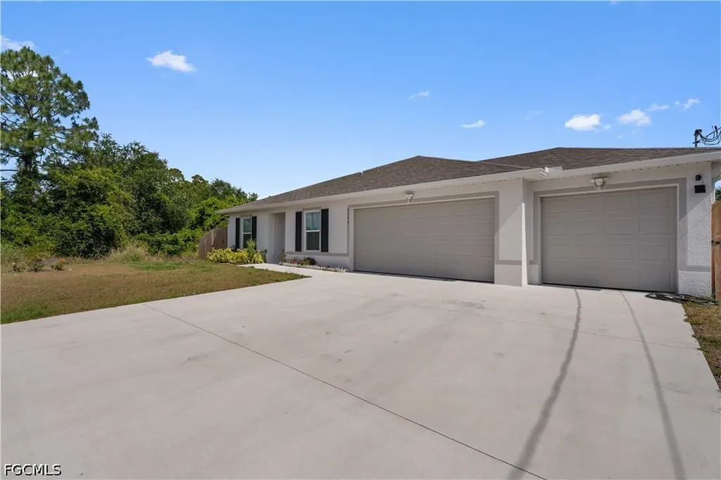 2706 9th Street SW Lehigh Acres FL 33976