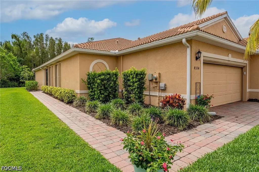 4334 Dutchess Park Road Fort Myers FL 33916