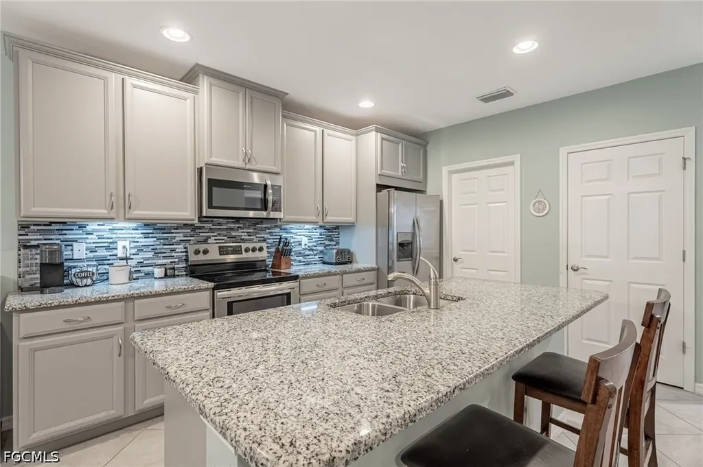 4334 Dutchess Park Road Fort Myers FL 33916