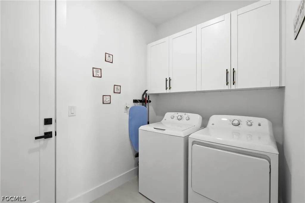837 NE 6th Place Cape Coral FL 33909