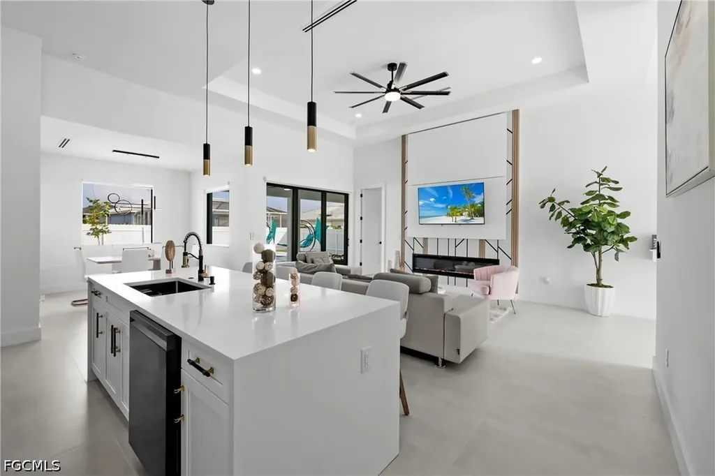 837 NE 6th Place Cape Coral FL 33909