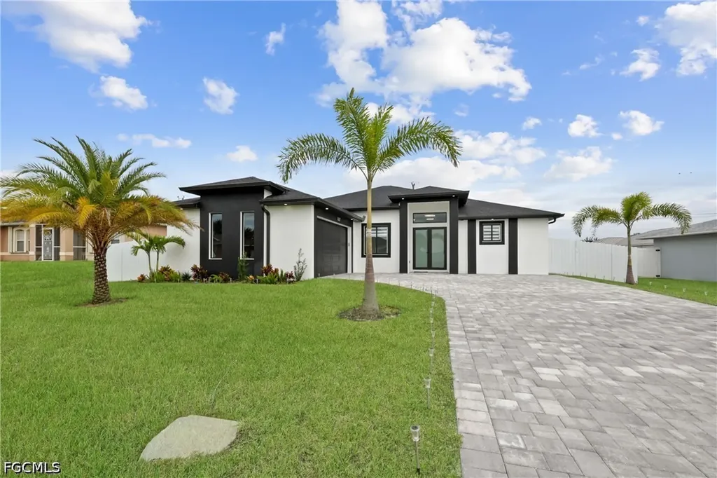 837 NE 6th Place Cape Coral FL 33909