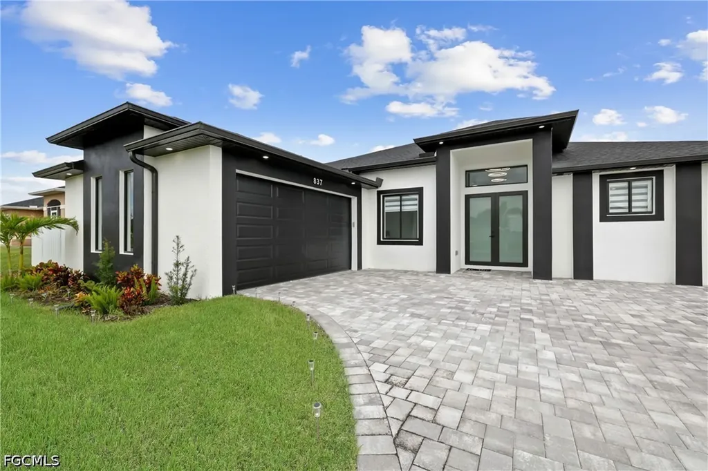 837 NE 6th Place Cape Coral FL 33909