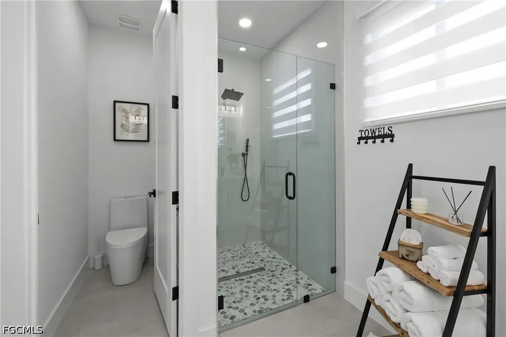 837 NE 6th Place Cape Coral FL 33909