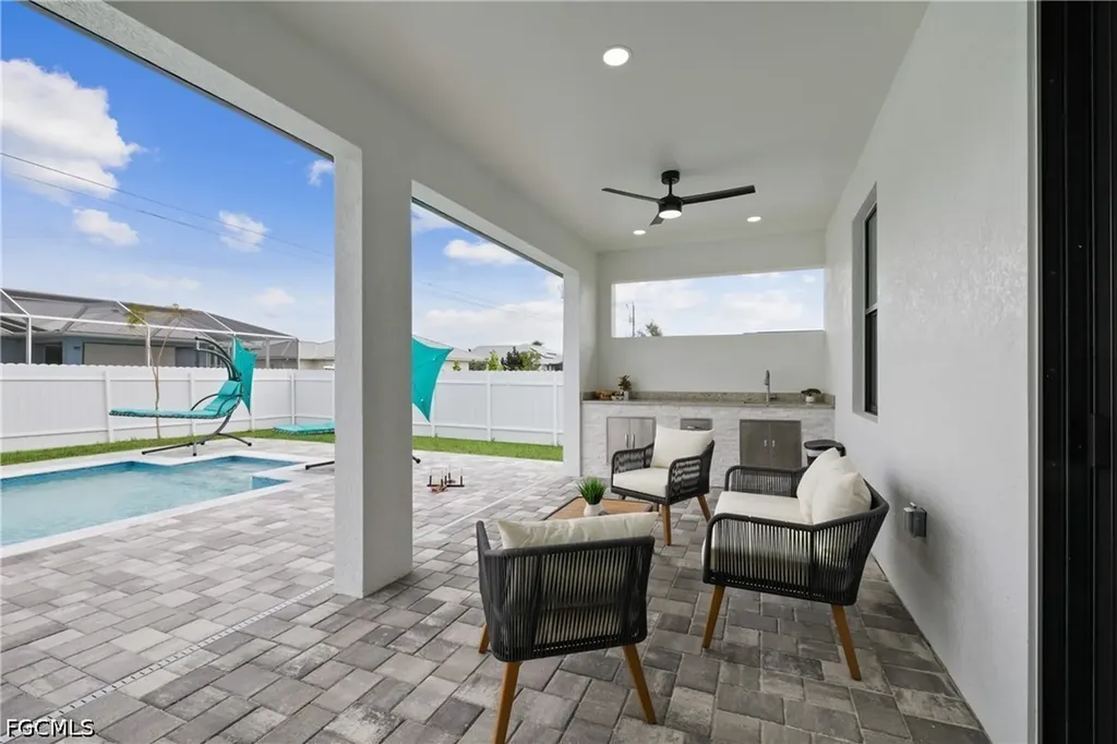 837 NE 6th Place Cape Coral FL 33909