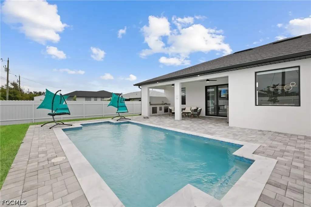 837 NE 6th Place Cape Coral FL 33909
