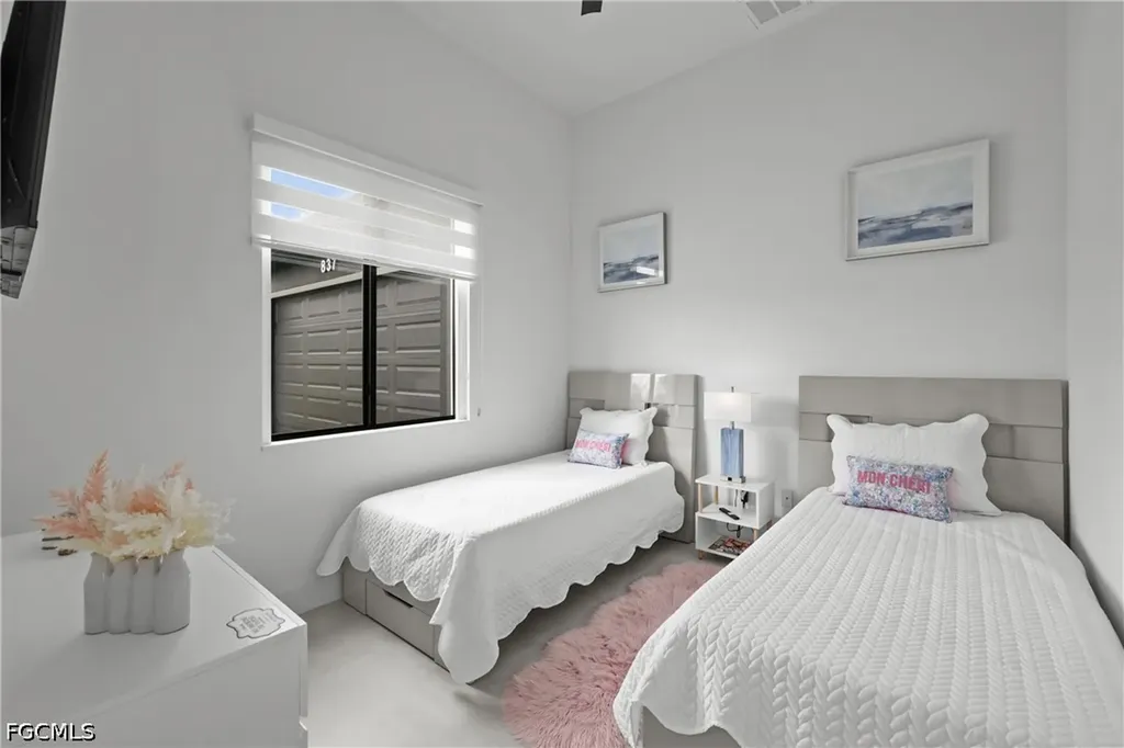837 NE 6th Place Cape Coral FL 33909