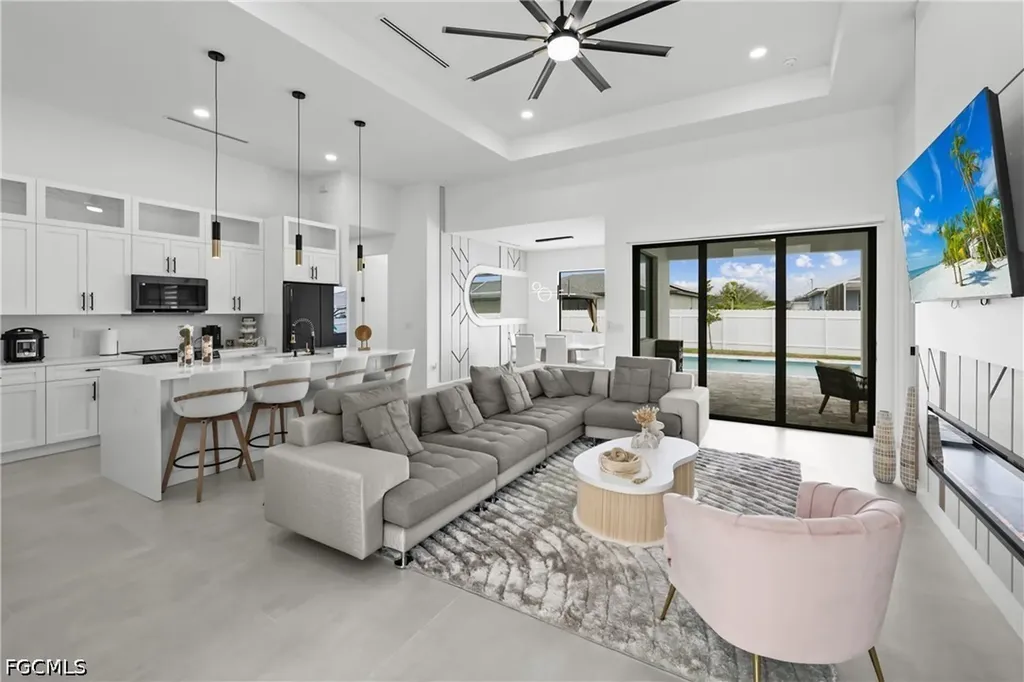 837 NE 6th Place Cape Coral FL 33909