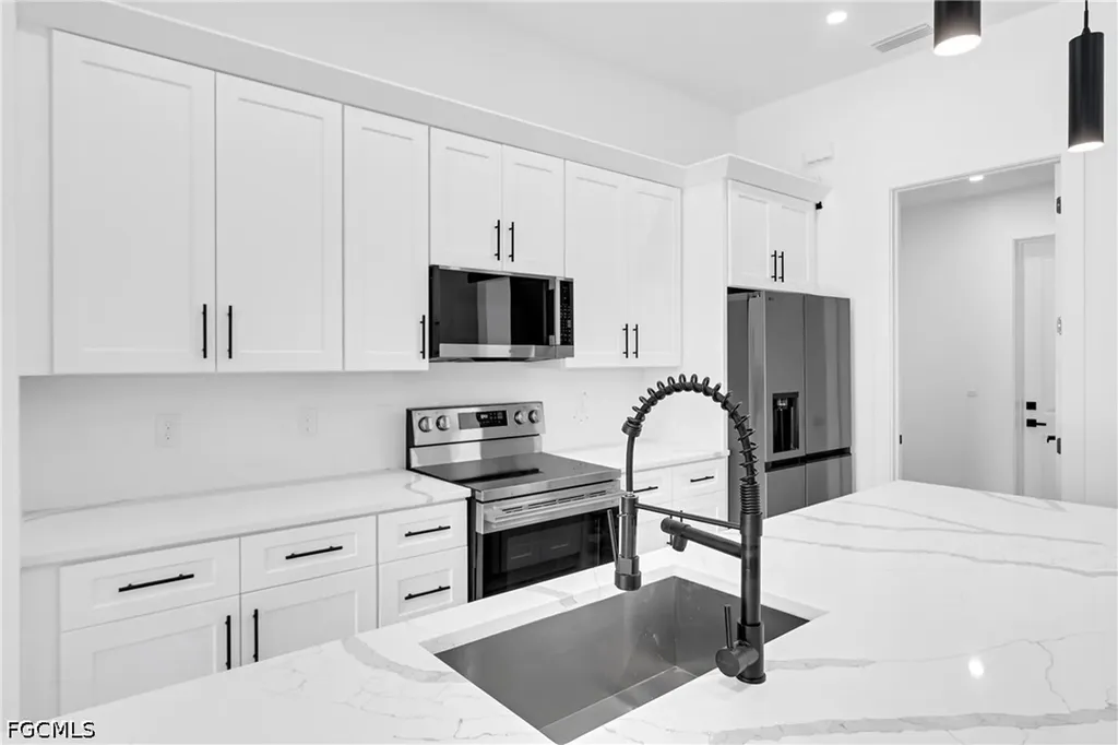 490 Christopher Court Labelle FL 33935