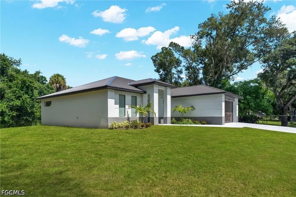490 Christopher Court Labelle FL 33935