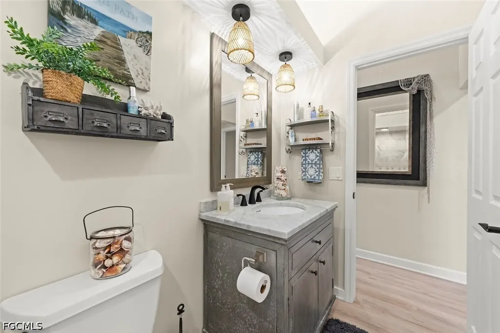 207 Daniel Drive Sanibel FL 33957