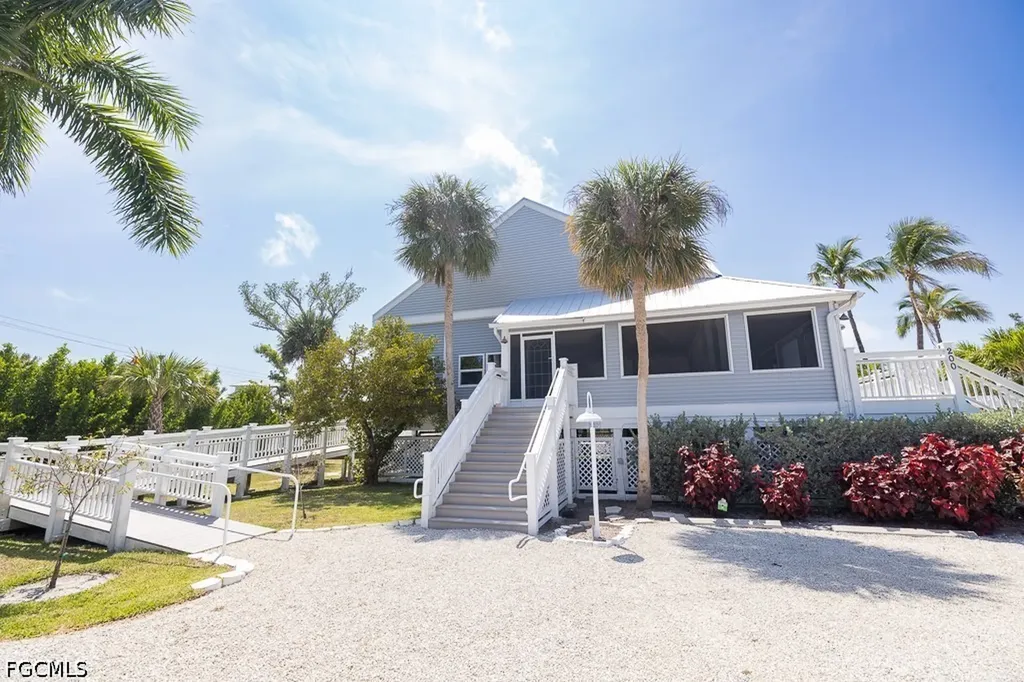 207 Daniel Drive Sanibel FL 33957