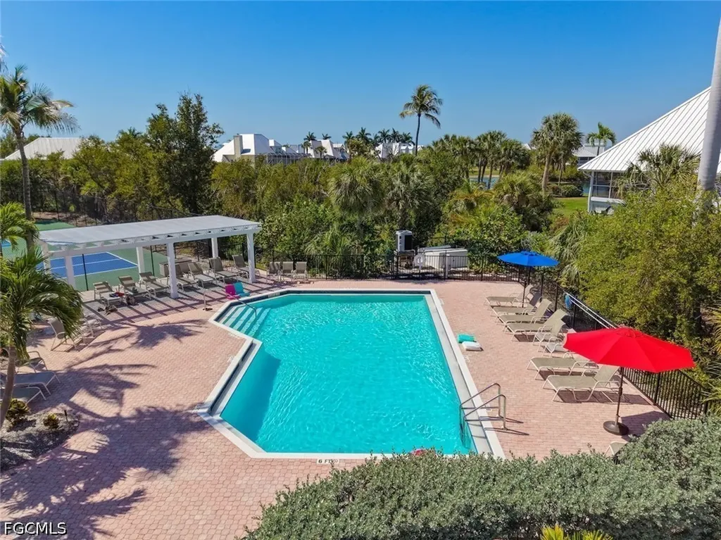 207 Daniel Drive Sanibel FL 33957