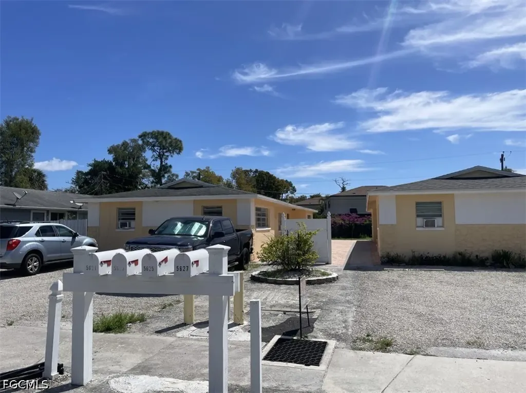 5625/5627 Fourth Avenue Fort Myers FL 33907