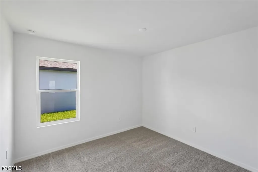247 Lakeside Breeze Way Lehigh Acres FL 33936