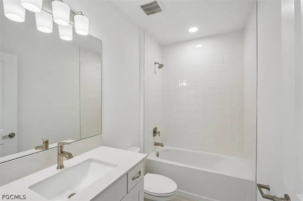 247 Lakeside Breeze Way Lehigh Acres FL 33936