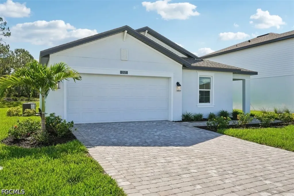 247 Lakeside Breeze Way Lehigh Acres FL 33936