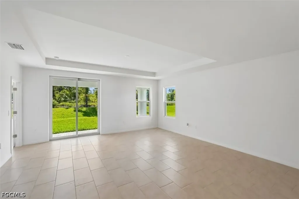 247 Lakeside Breeze Way Lehigh Acres FL 33936
