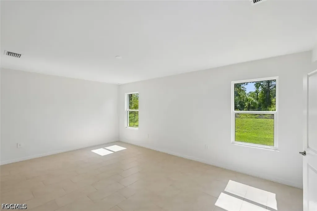 247 Lakeside Breeze Way Lehigh Acres FL 33936