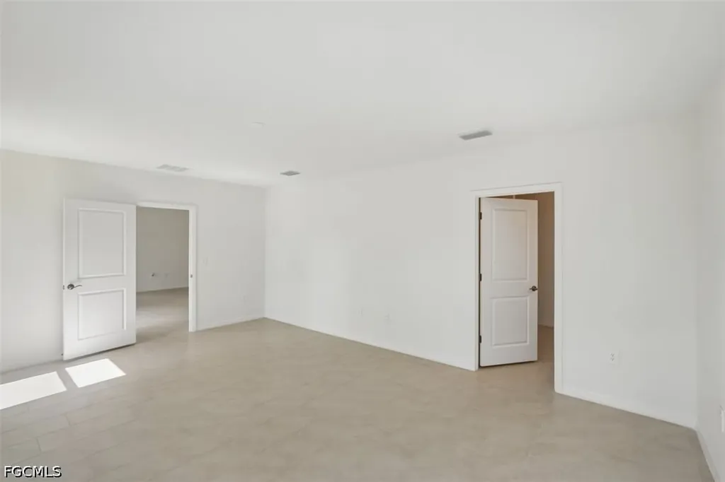 247 Lakeside Breeze Way Lehigh Acres FL 33936
