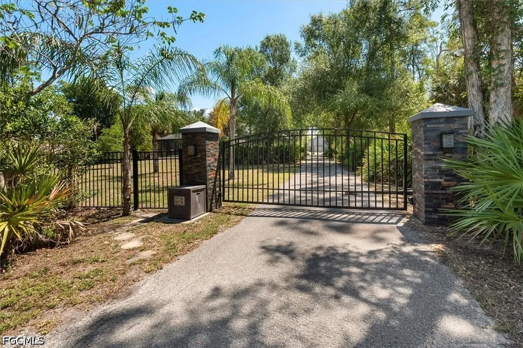 15985 Briarcliff Lane Fort Myers FL 33912