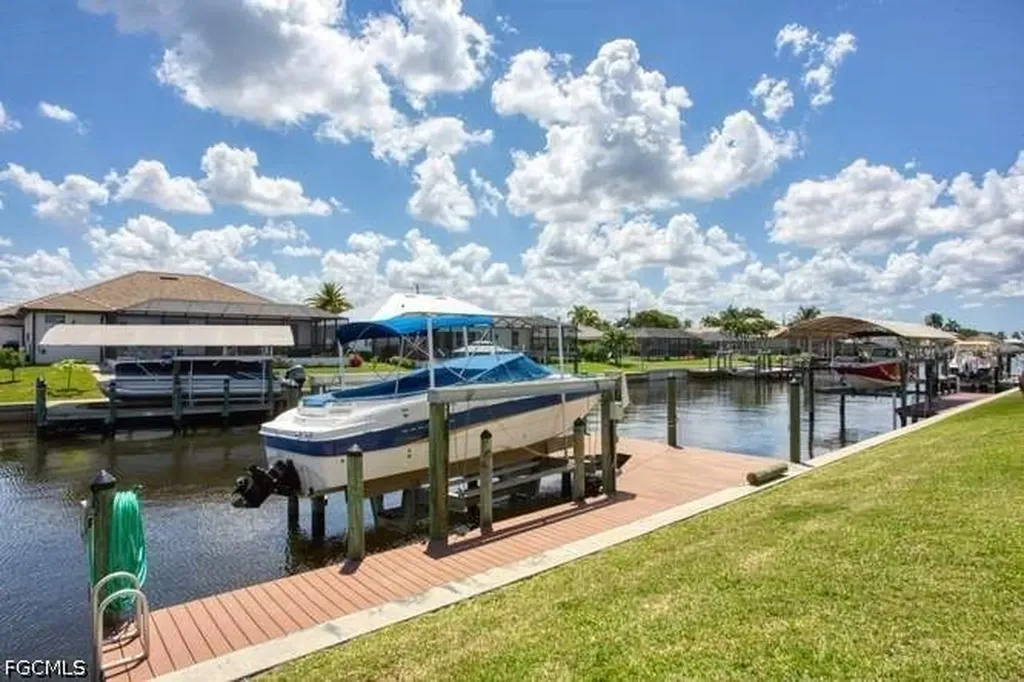 3413 SE 18th Avenue Cape Coral FL 33904