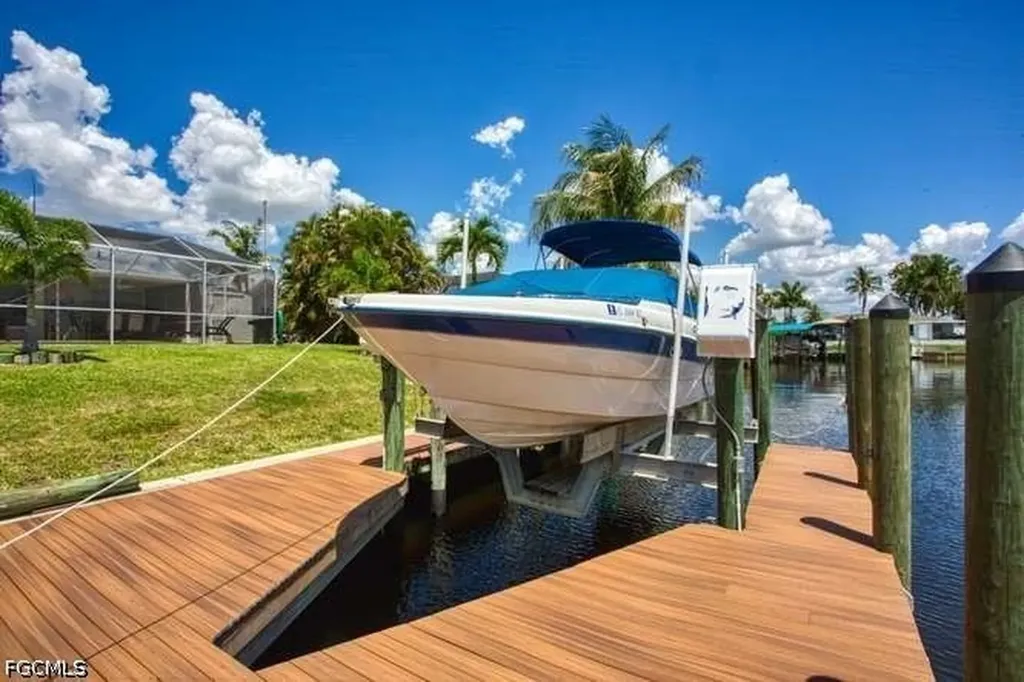 3413 SE 18th Avenue Cape Coral FL 33904