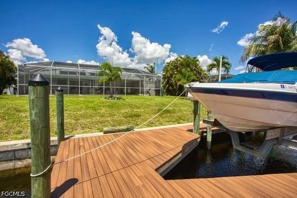 3413 SE 18th Avenue Cape Coral FL 33904
