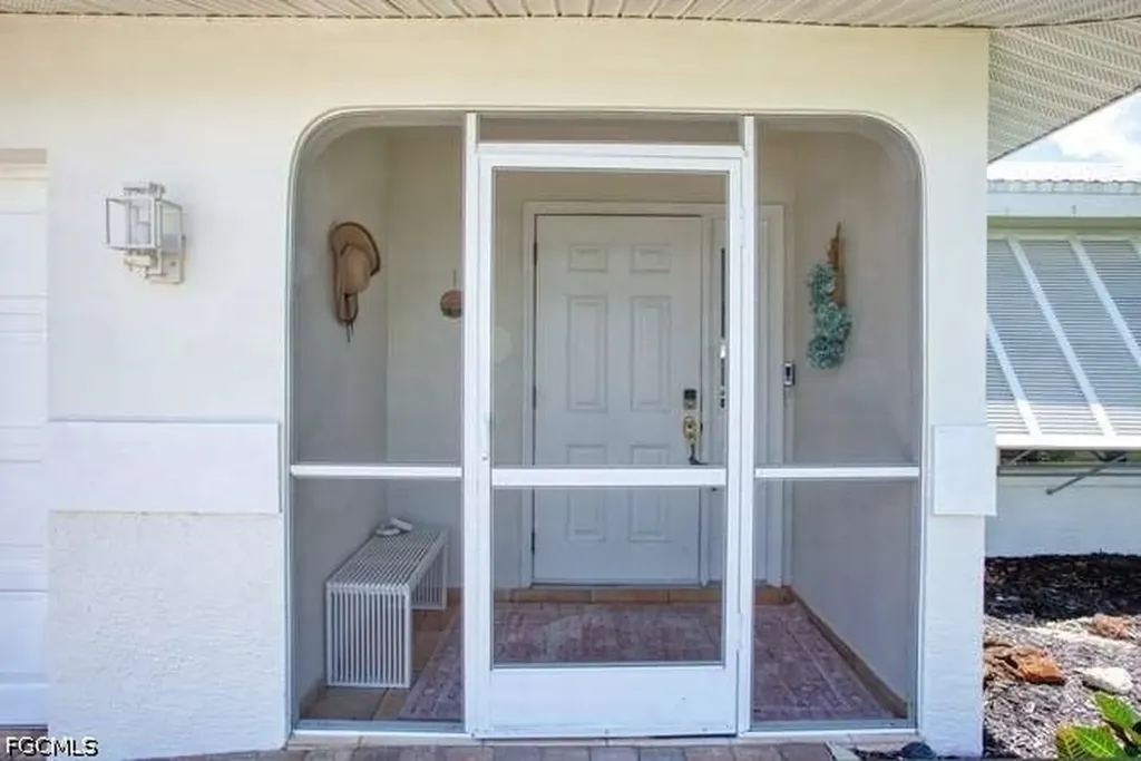 3413 SE 18th Avenue Cape Coral FL 33904