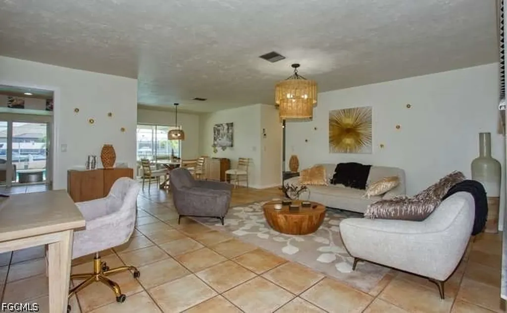 3413 SE 18th Avenue Cape Coral FL 33904