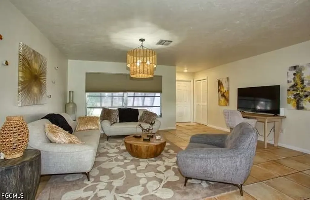 3413 SE 18th Avenue Cape Coral FL 33904